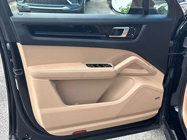 2022 Porsche Cayenne Cayenne
