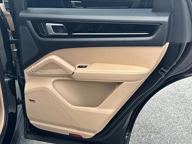 2022 Porsche Cayenne Cayenne