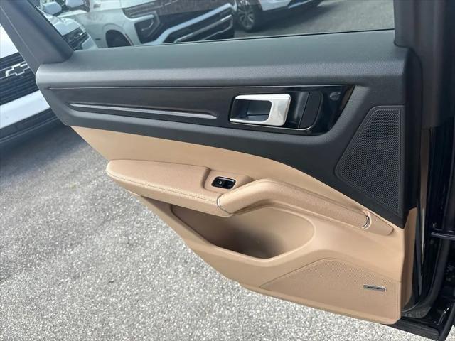 2022 Porsche Cayenne Cayenne