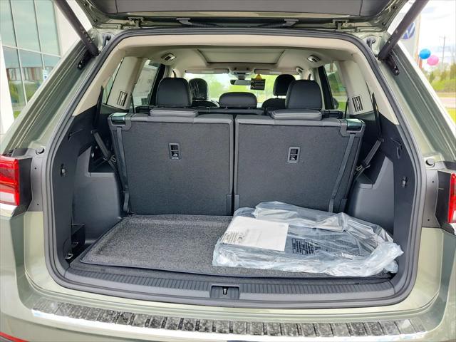 2026 Volkswagen Atlas SE with Technology