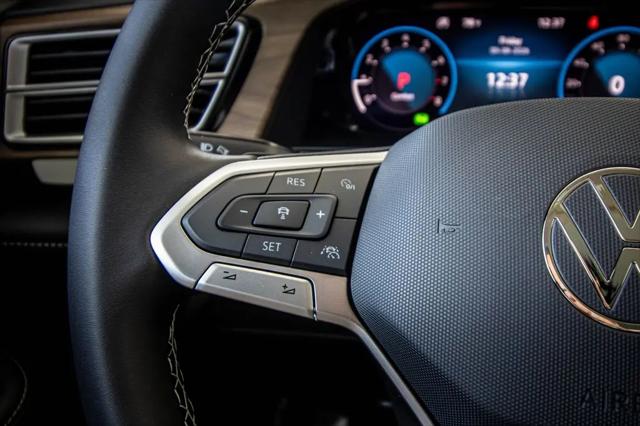2026 Volkswagen Atlas SE with Technology