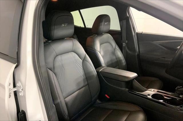 2025 Buick NV Sport Touring FWD