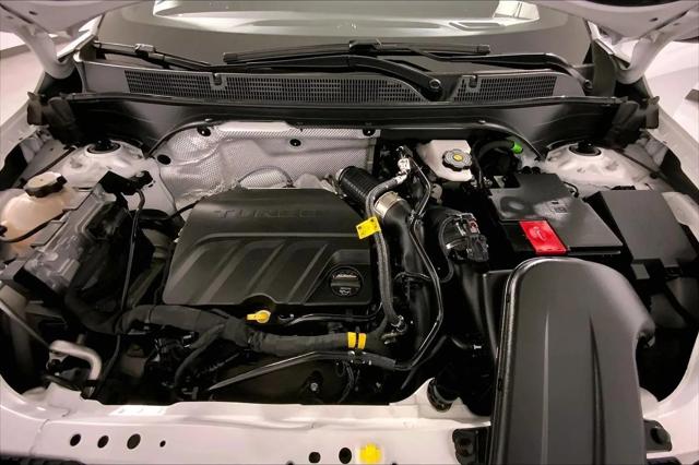 2025 Buick NV Sport Touring FWD