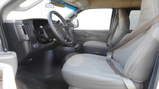2017 Chevrolet Express LT