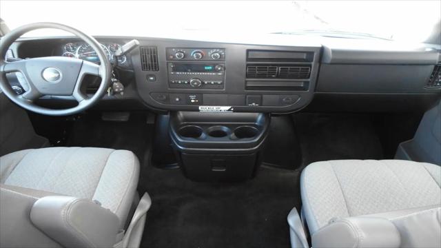 2017 Chevrolet Express LT