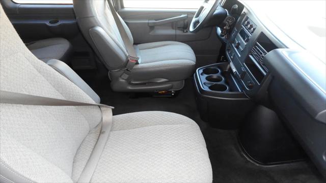 2017 Chevrolet Express LT