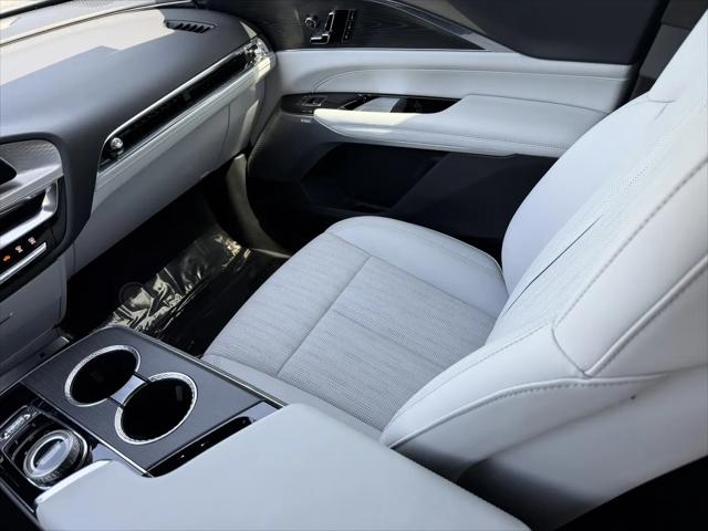 2024 Cadillac iQ Luxury w/1SE