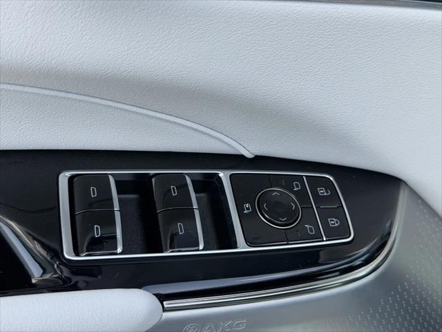 2024 Cadillac iQ Luxury w/1SE
