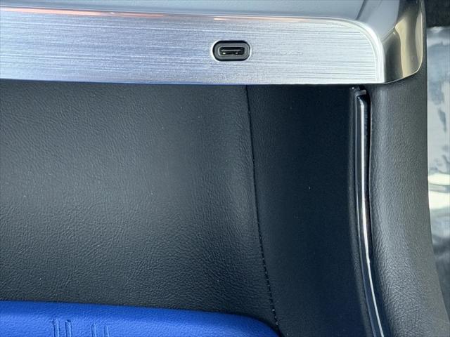 2024 Cadillac iQ Luxury w/1SE