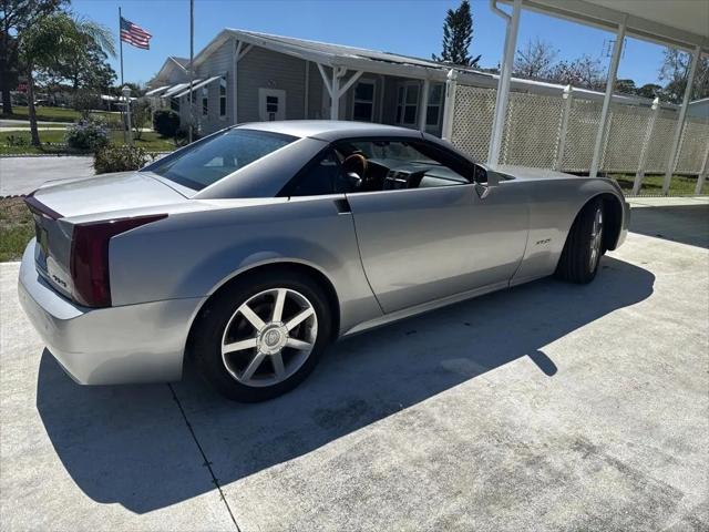 2004 Cadillac XLR Standard