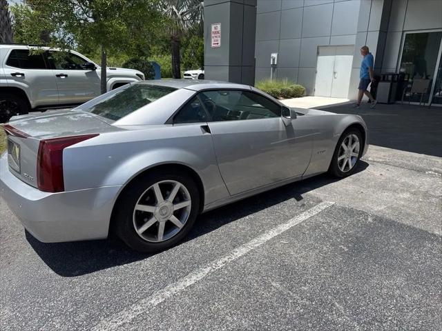 2004 Cadillac XLR Standard