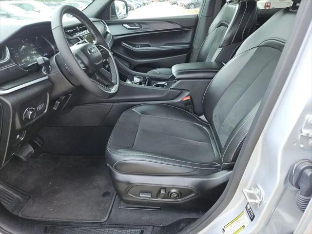 2025 Jeep Grand Cherokee Altitude 4x4