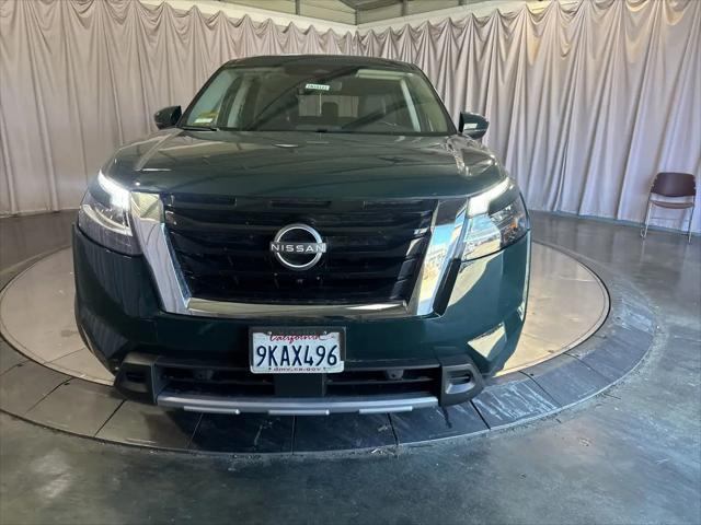 2024 Nissan Pathfinder SL FWD