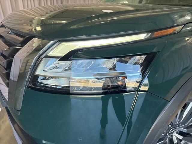 2024 Nissan Pathfinder SL FWD