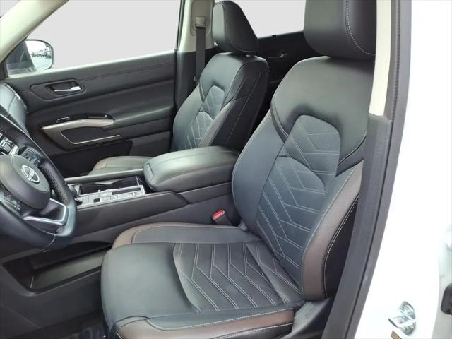 2024 Nissan Pathfinder Platinum FWD