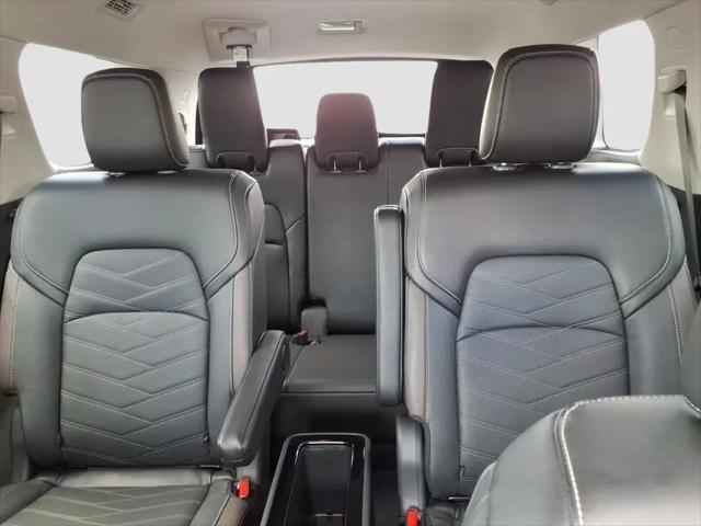 2024 Nissan Pathfinder Platinum FWD
