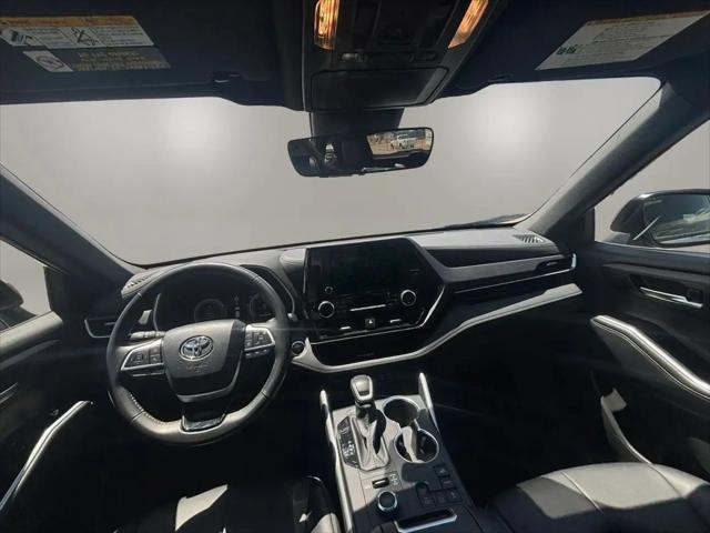 2025 Toyota Highlander XSE