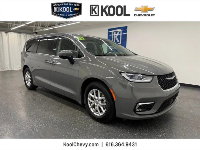 2023 Chrysler Pacifica Touring L for sale in Grand Rapids, MI