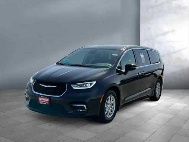 2024 Chrysler Pacifica Touring L for sale in Sioux Falls, SD