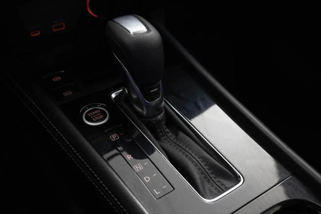 2024 Nissan Kicks SR Xtronic CVT
