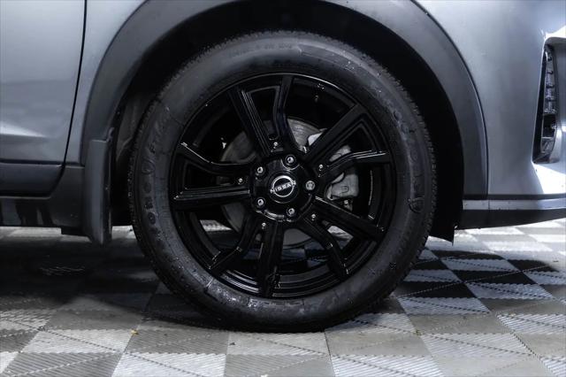 2024 Nissan Kicks SR Xtronic CVT