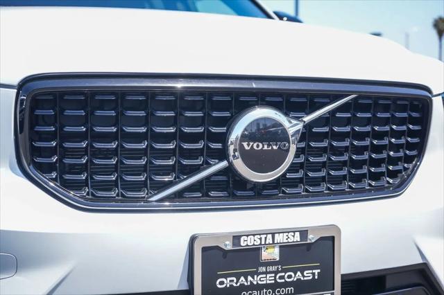 2024 Volvo XC40 Core
