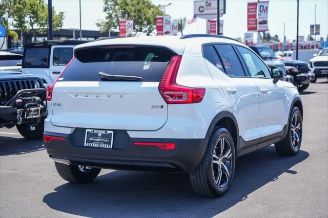 2024 Volvo XC40 Core