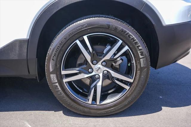 2024 Volvo XC40 Core