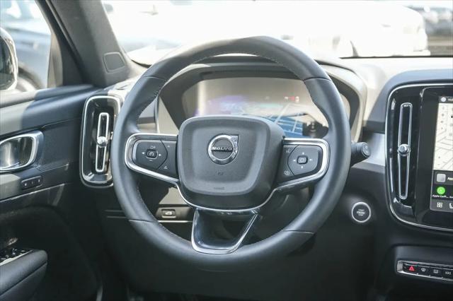 2024 Volvo XC40 Core