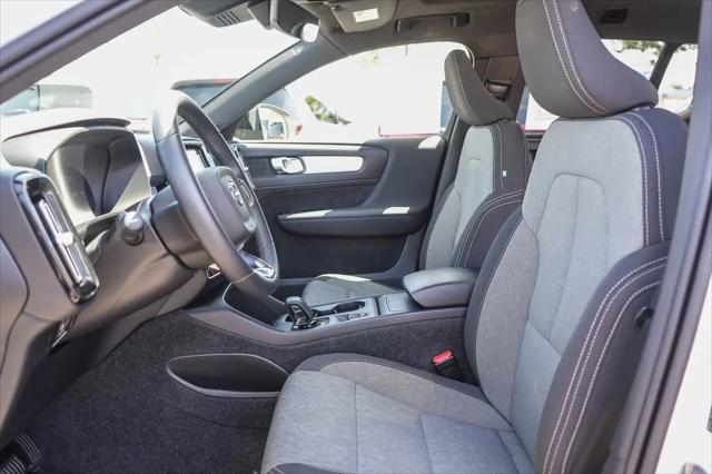 2024 Volvo XC40 Core