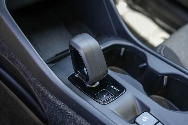 2024 Volvo XC40 Core