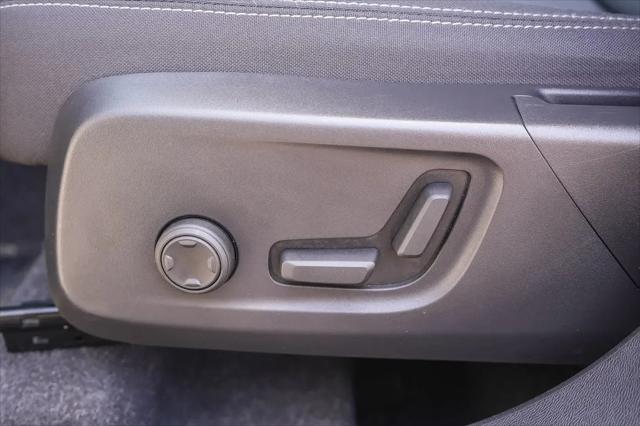 2024 Volvo XC40 Core