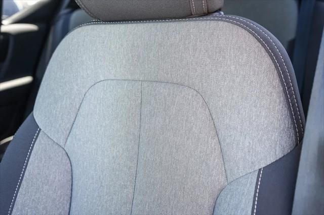 2024 Volvo XC40 Core