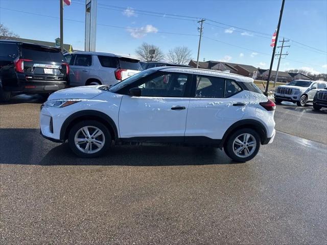 2022 Nissan Kicks S Xtronic CVT