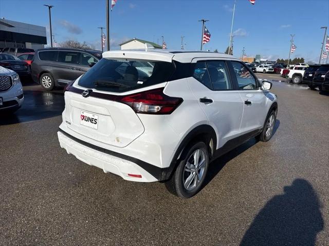 2022 Nissan Kicks S Xtronic CVT
