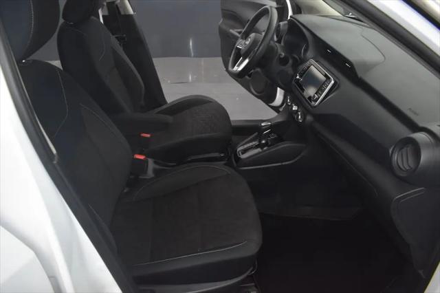 2022 Nissan Kicks S Xtronic CVT