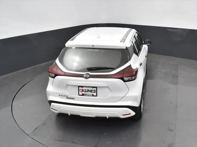 2022 Nissan Kicks S Xtronic CVT