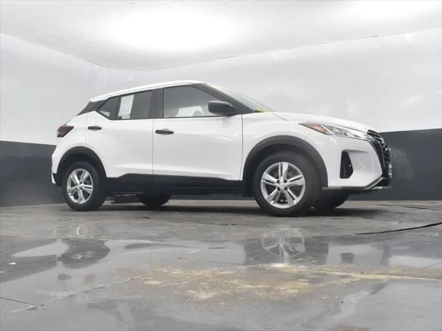 2022 Nissan Kicks S Xtronic CVT