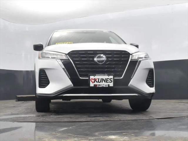 2022 Nissan Kicks S Xtronic CVT