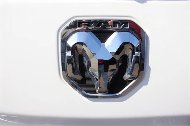 2024 Ram 1500 Laramie Crew Cab 4x2 5'7" Box