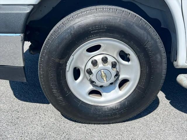 2024 Chevrolet Express Cargo Van RWD 2500 Regular Wheelbase WT