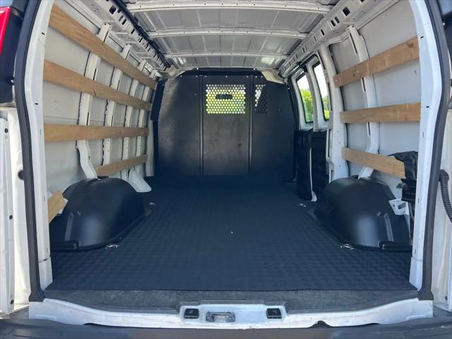 2024 Chevrolet Express Cargo Van RWD 2500 Regular Wheelbase WT