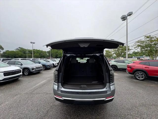 2026 Chevrolet Suburban LT, RWD