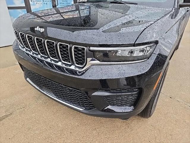 2026 Jeep Grand Cherokee Altitude 4x4