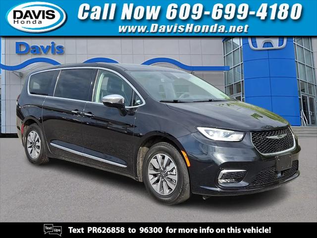 2023 Chrysler Pacifica Hybrid Limited for sale in Burlington, NJ