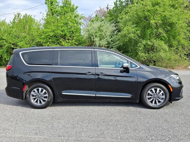2023 Chrysler Pacifica Hybrid Limited