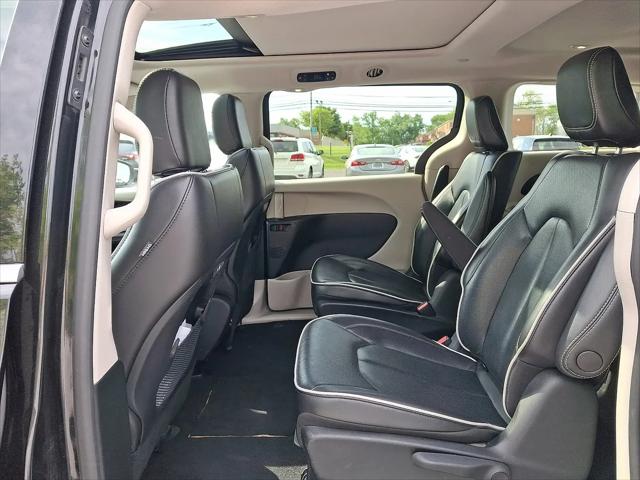 2023 Chrysler Pacifica Hybrid Limited