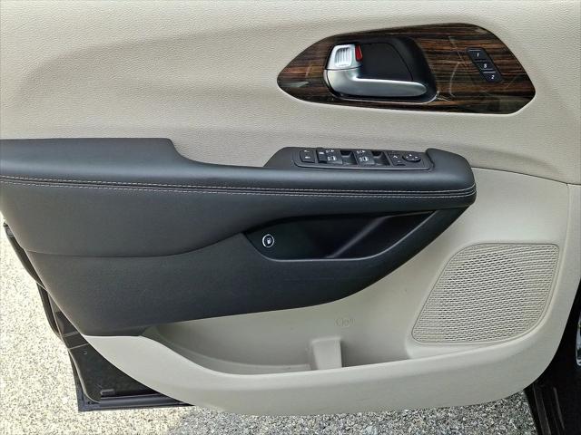 2023 Chrysler Pacifica Hybrid Limited