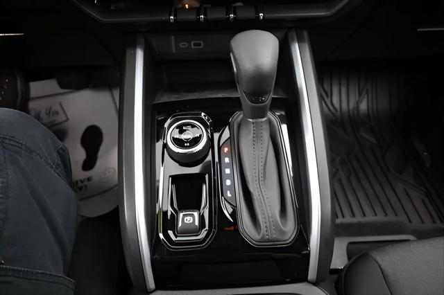 2023 Chevrolet Colorado 4WD Crew Cab Short Box Trail Boss