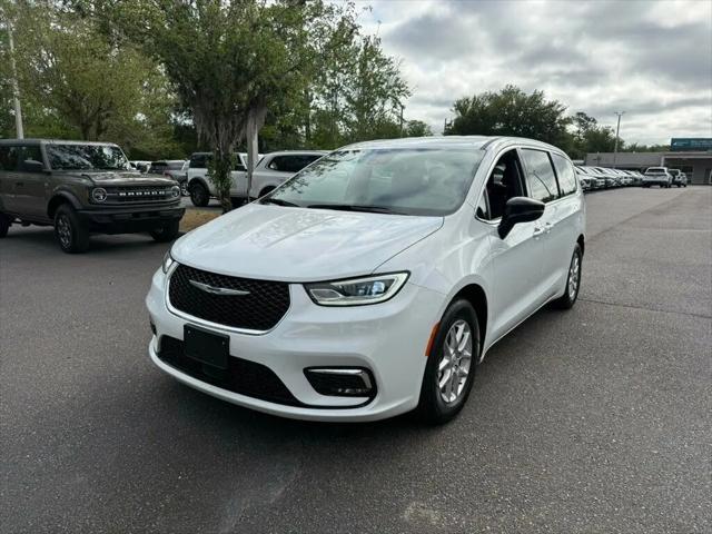 2025 Chrysler Pacifica Select for sale in Gainesville, FL